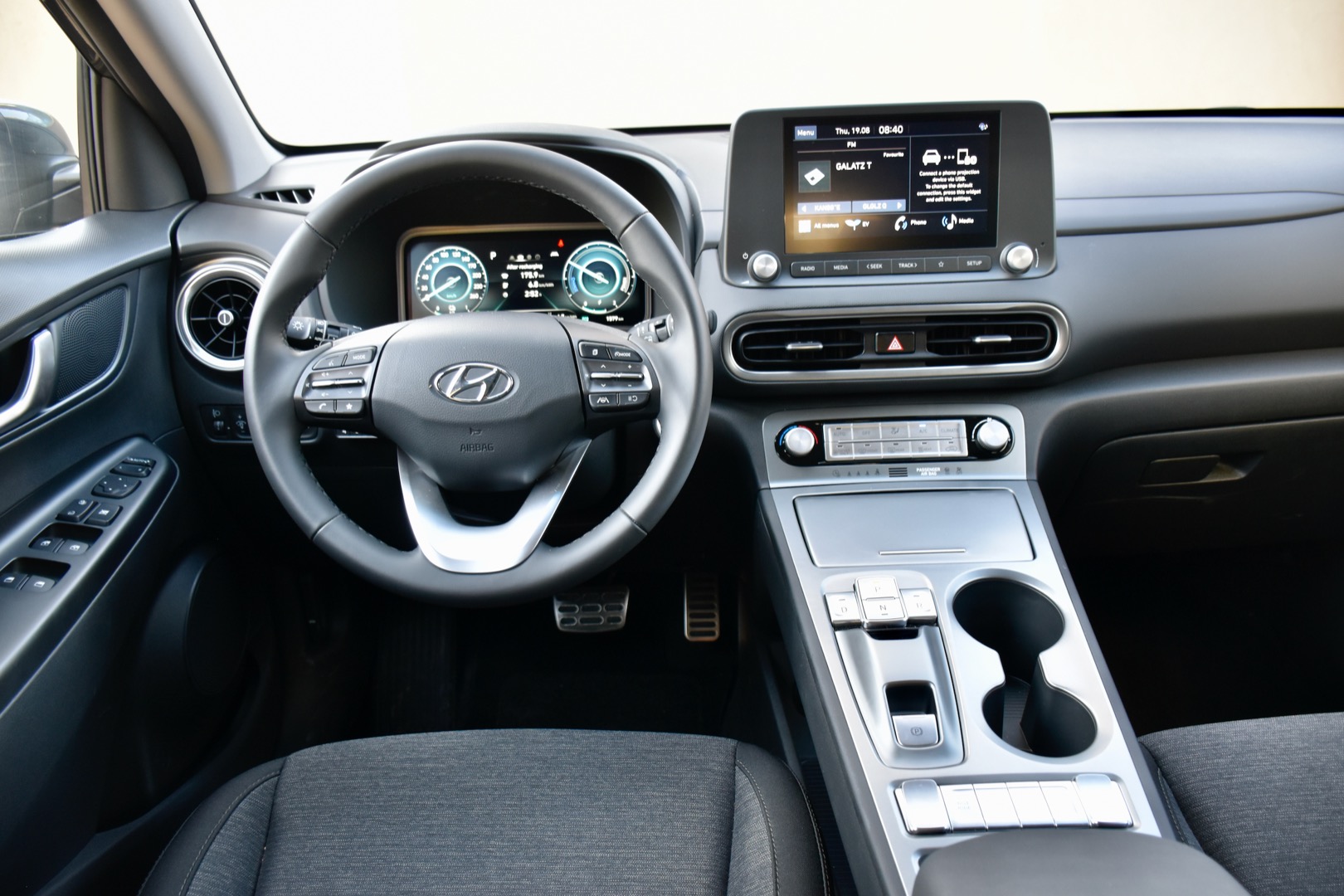 1673438-Hyundai-Kona_Electric-2023-06.jpeg