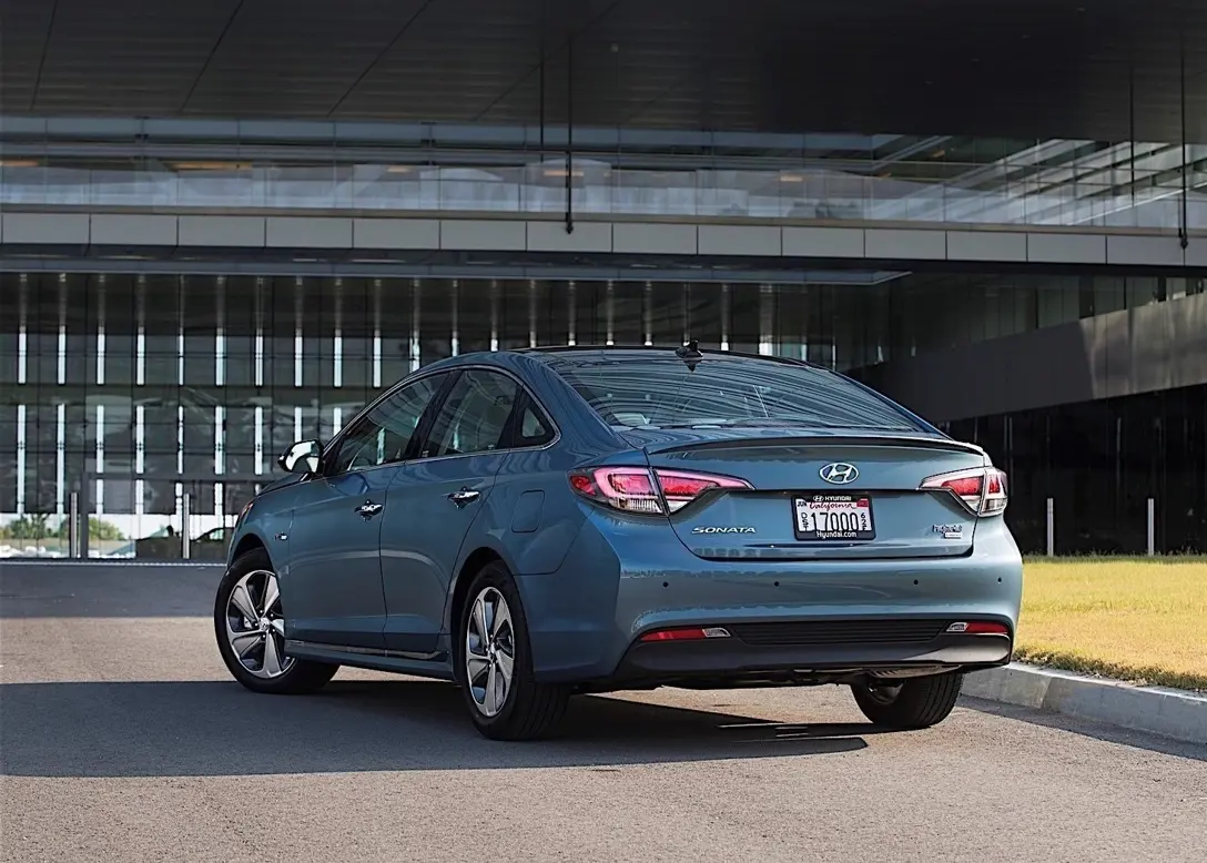 1647556-Hyundai-Sonata_Hybrid-2017-03.jpg