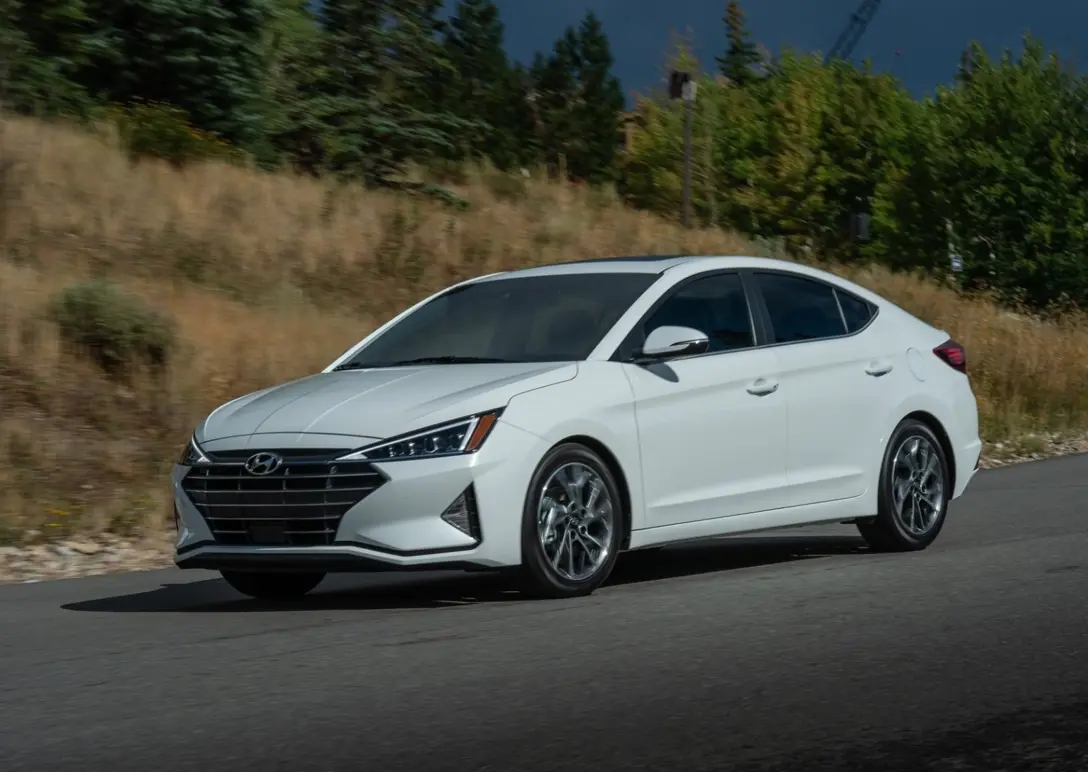 1636288-Hyundai-Elantra-2019-02.jpg