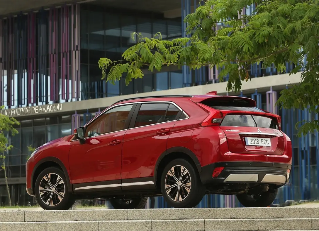1649031-Mitsubishi-Eclipse_Cross-2020-03.jpg
