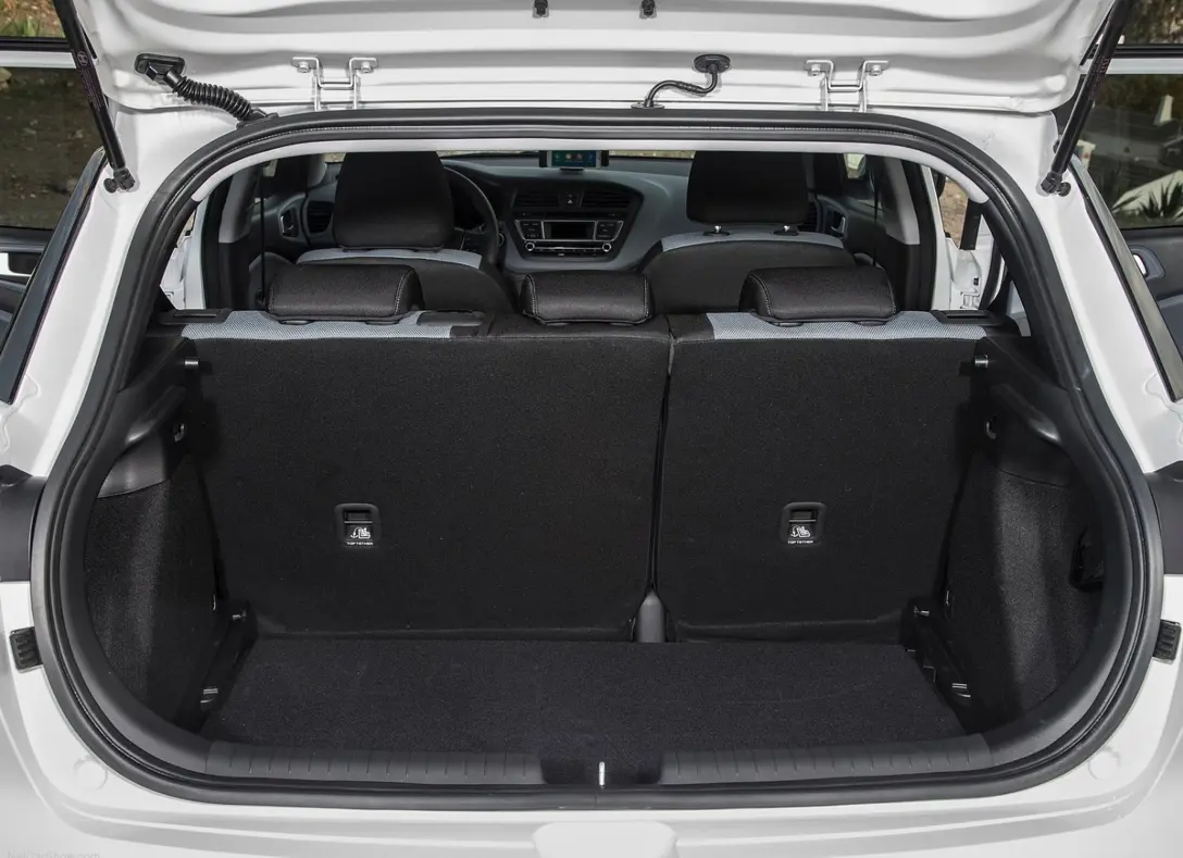 1640515-Hyundai-i20-2015-09.jpg