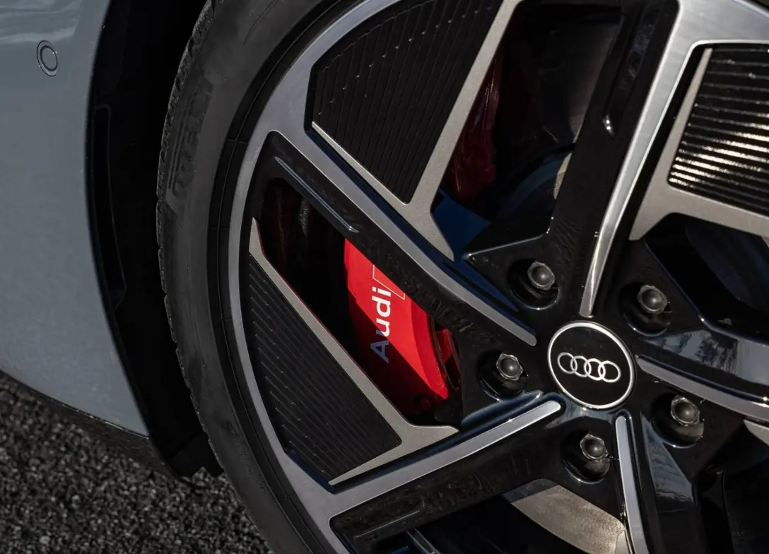 1700005-Audi-e-tron_GT_quattro-2024-20.jpg
