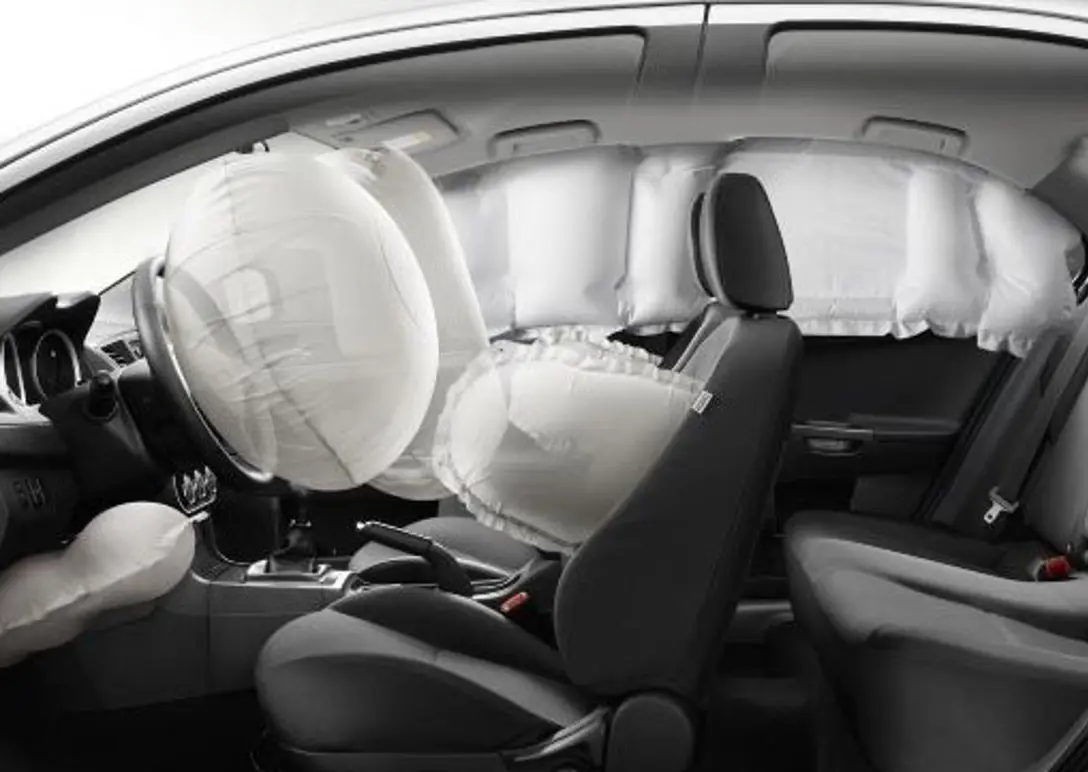 1666042-Mitsubishi-Lancer_Sportback-2017-09.jpg