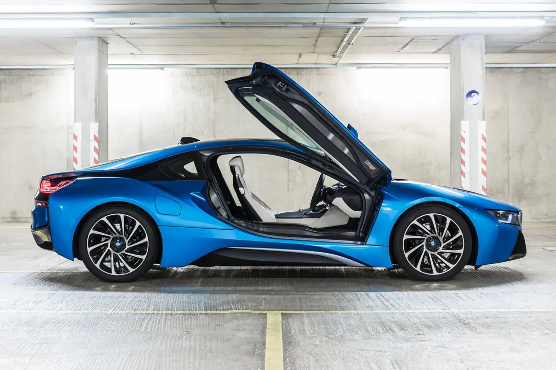 ב.מ.וו i8