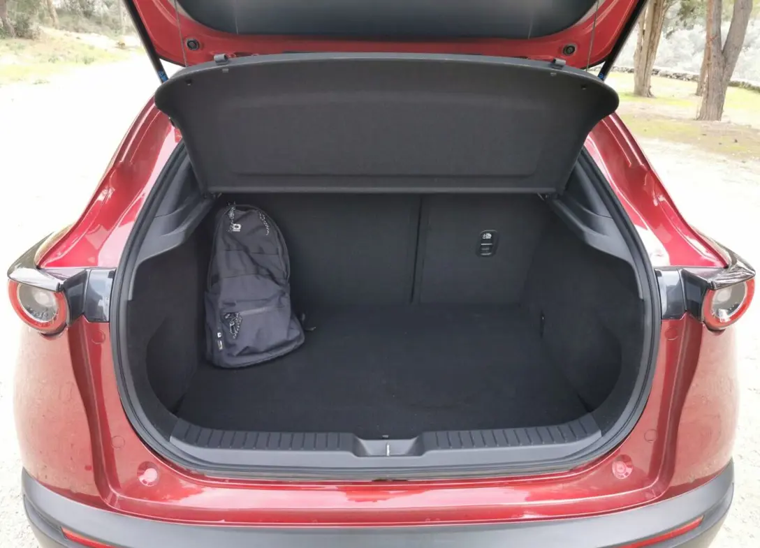 1692402-Mazda-CX-30-2024-11-IR.jpg