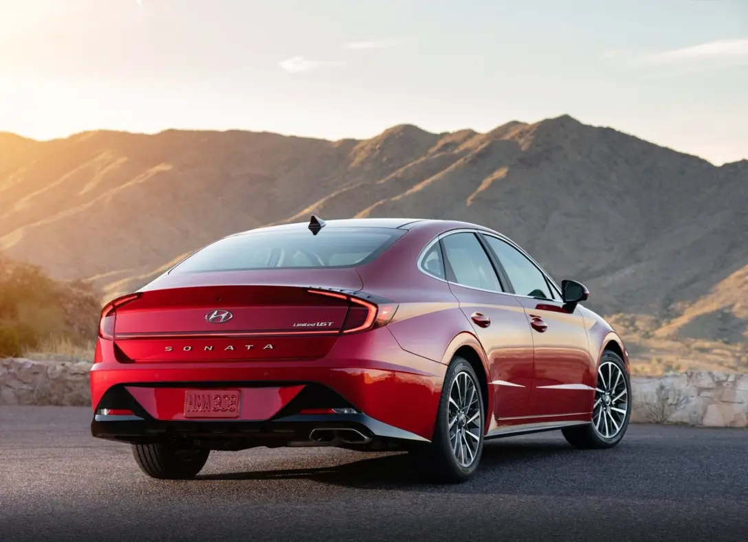 1655569-Hyundai-Sonata-2022-15.jpg