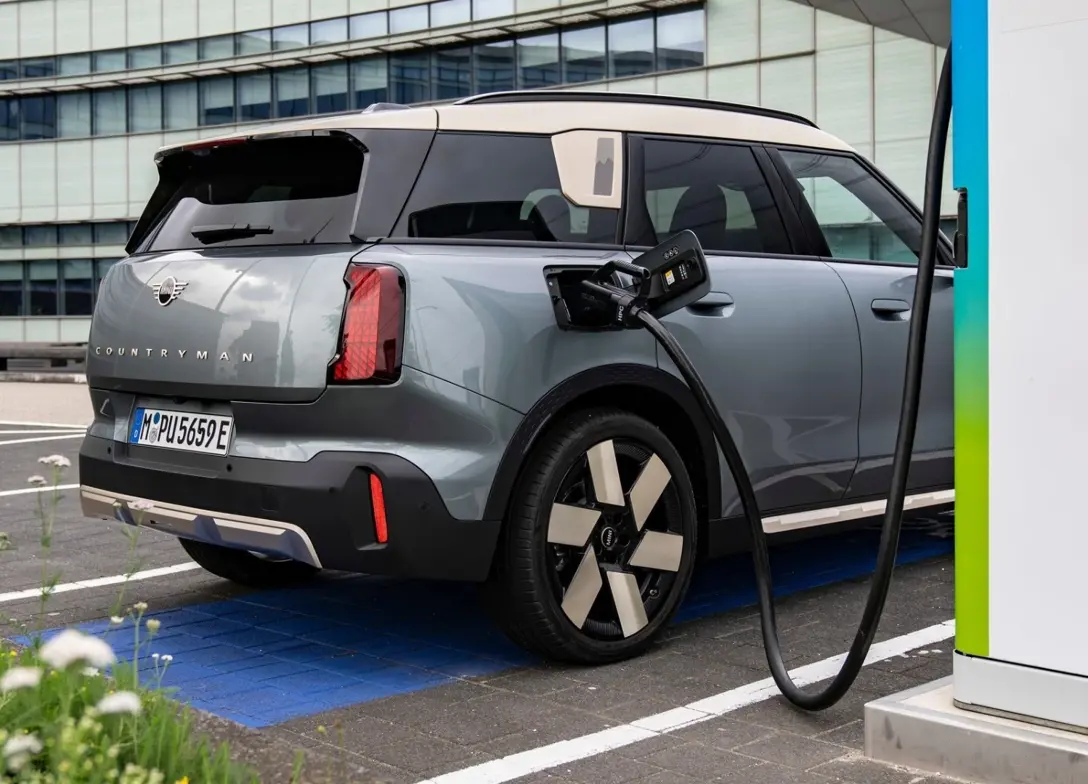 1697523-Mini-Countryman-2024-18.jpg