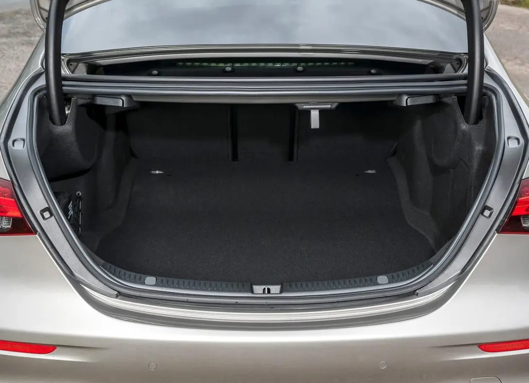 1659112-Mercedes-Benz-E-2022-09.jpg
