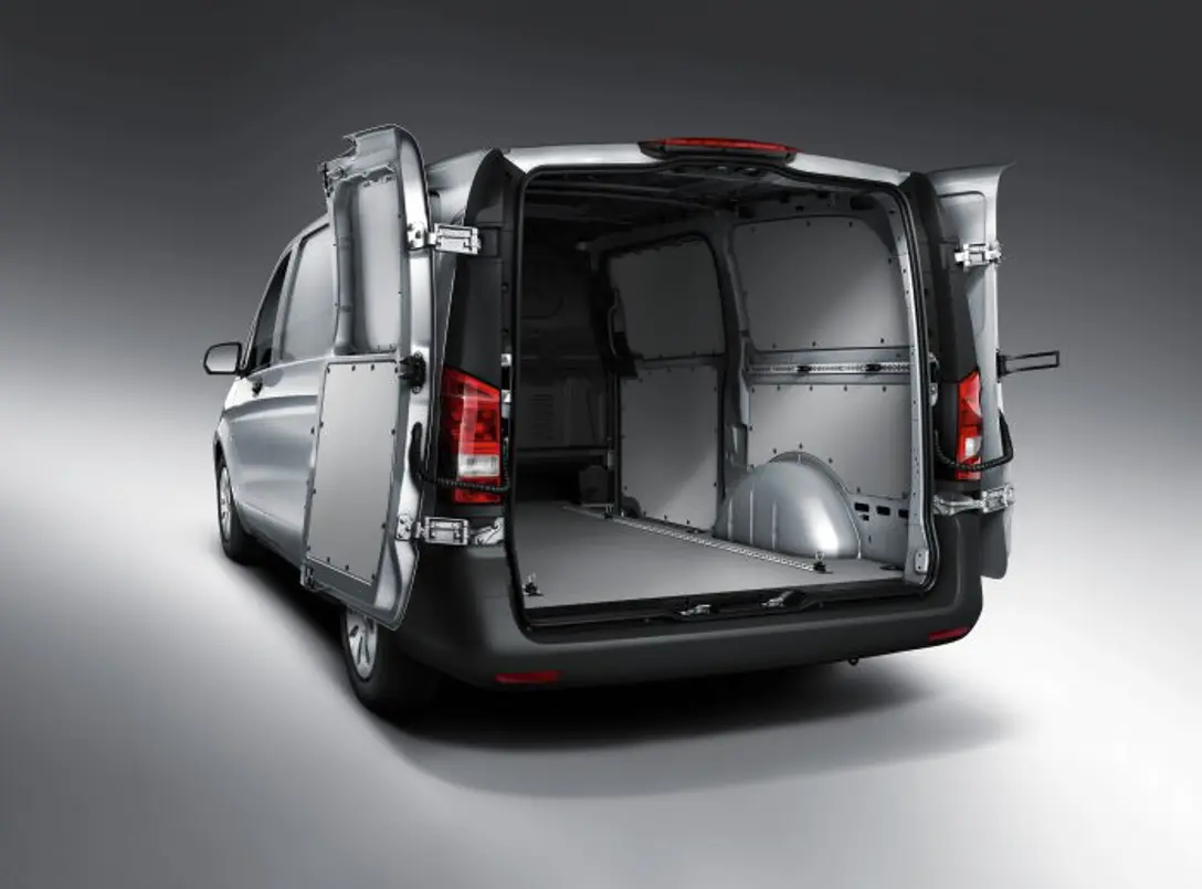 1602270-Mercerdes-Benz-Vito-7.jpg