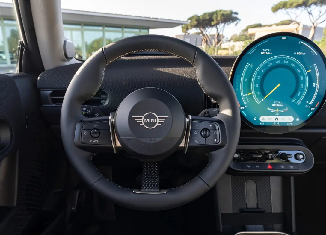 1697396-Mini-Cooper-new-2024-06.jpg