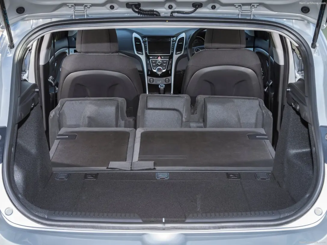 1645597-Hyundai-i30-2015-1600-28.jpg