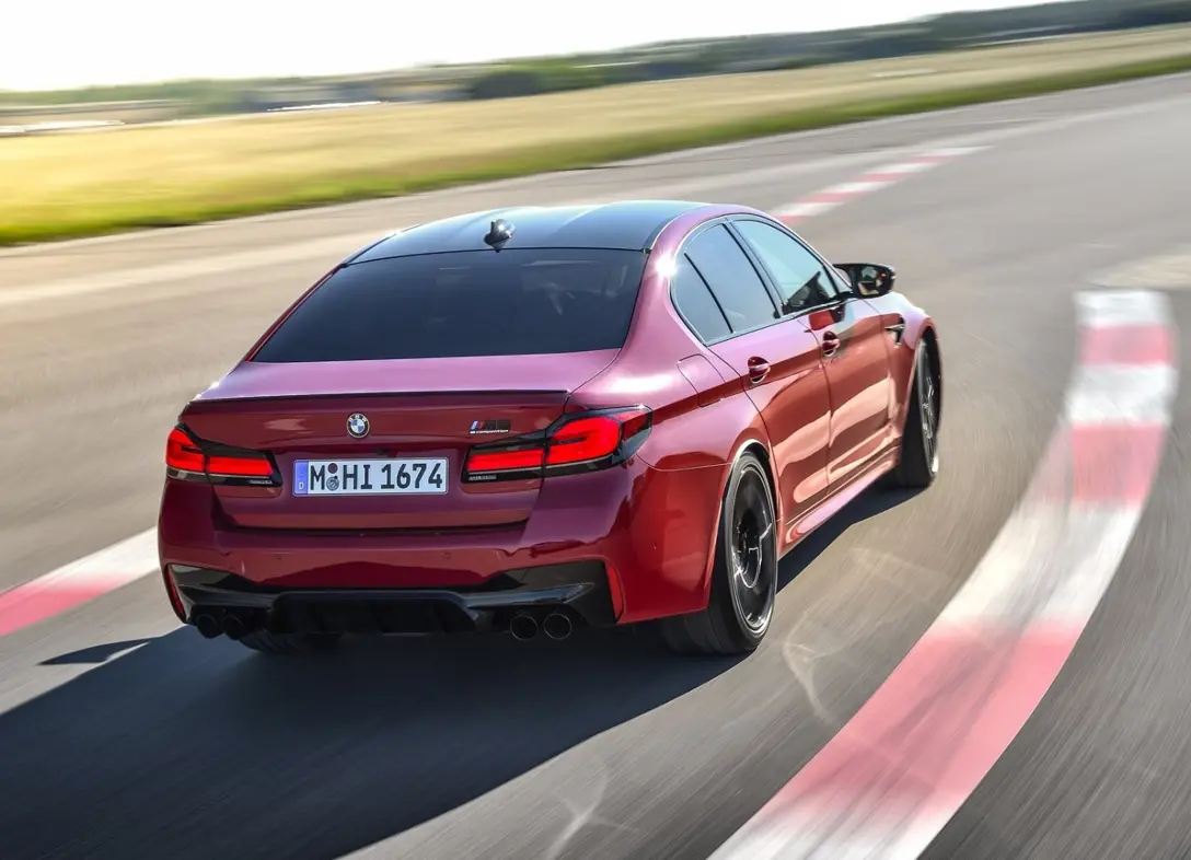 1685715-BMW-M5-2023-13.jpg