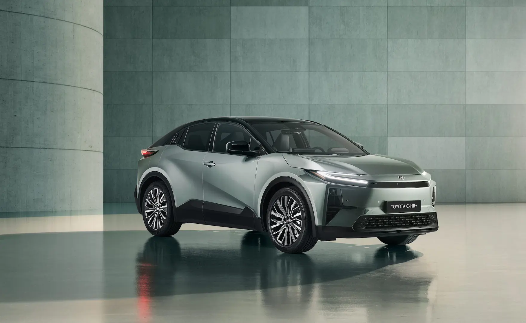 1707419-2025toyotac-hr01.jpg