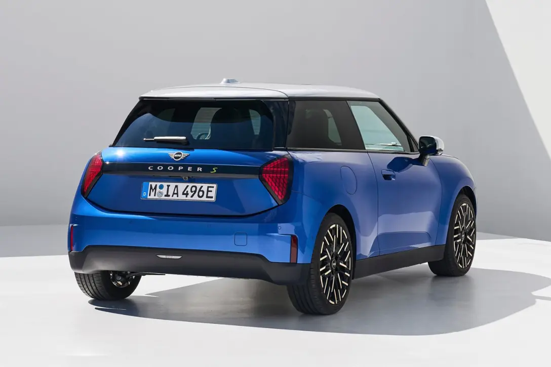 1702364-Mini-Cooper-2024-02.jpg