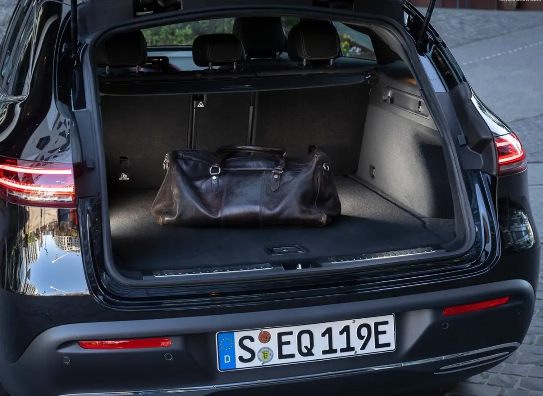 1660233-Mercedes-Benz-EQC-2022-17.jpg