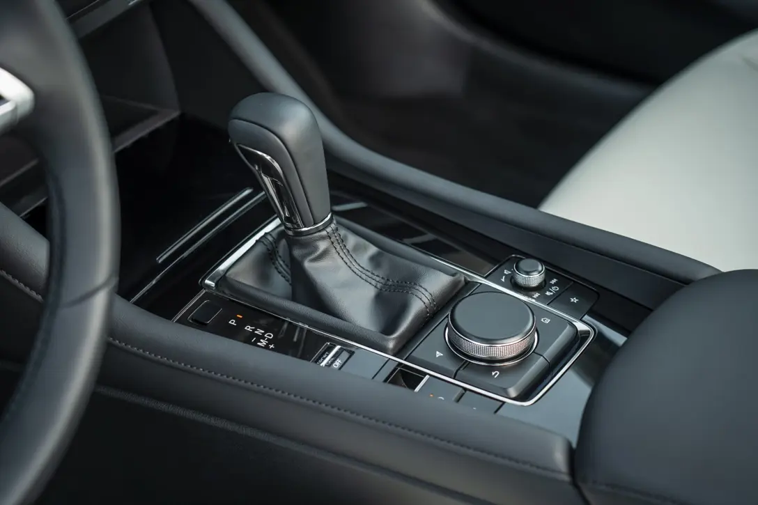 1673594-Mazda3_SDN_MachineGrey_Detail-8.jpg