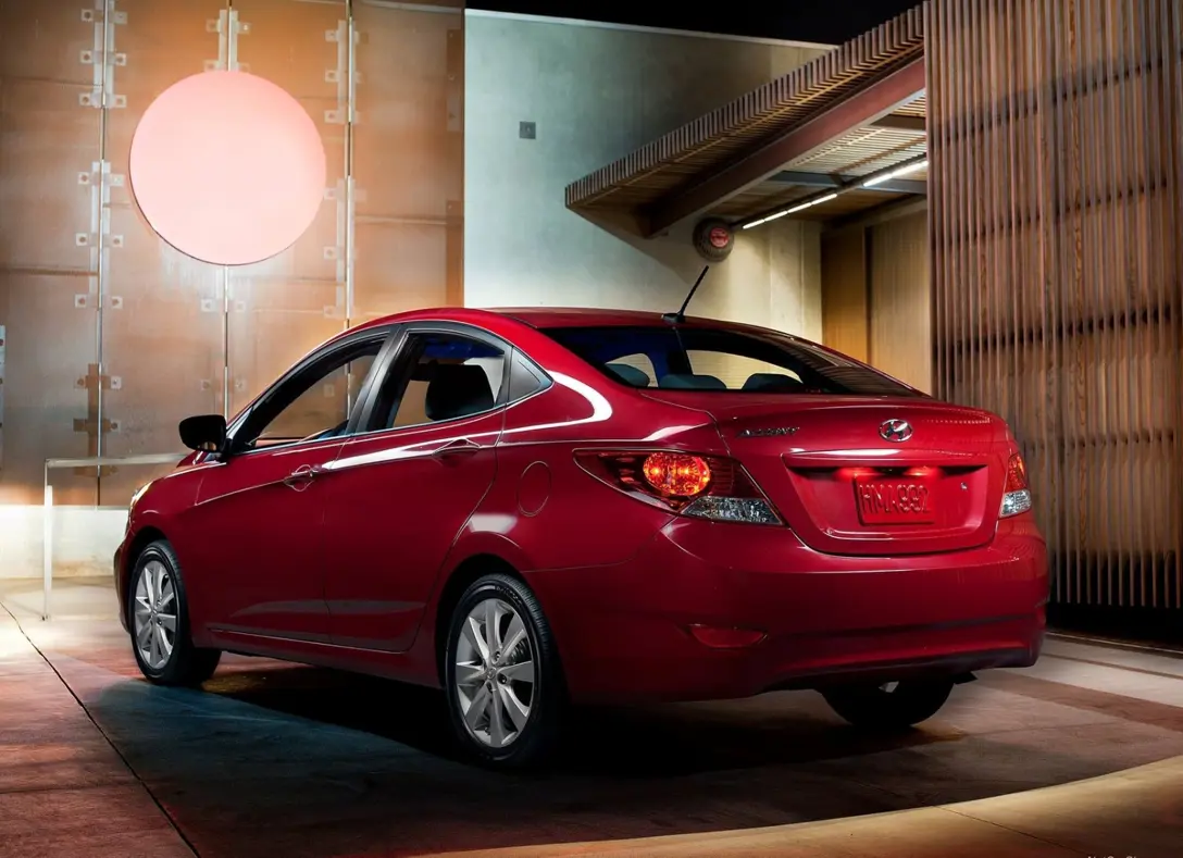 1641014-Hyundai-Accent-2018-03.jpg
