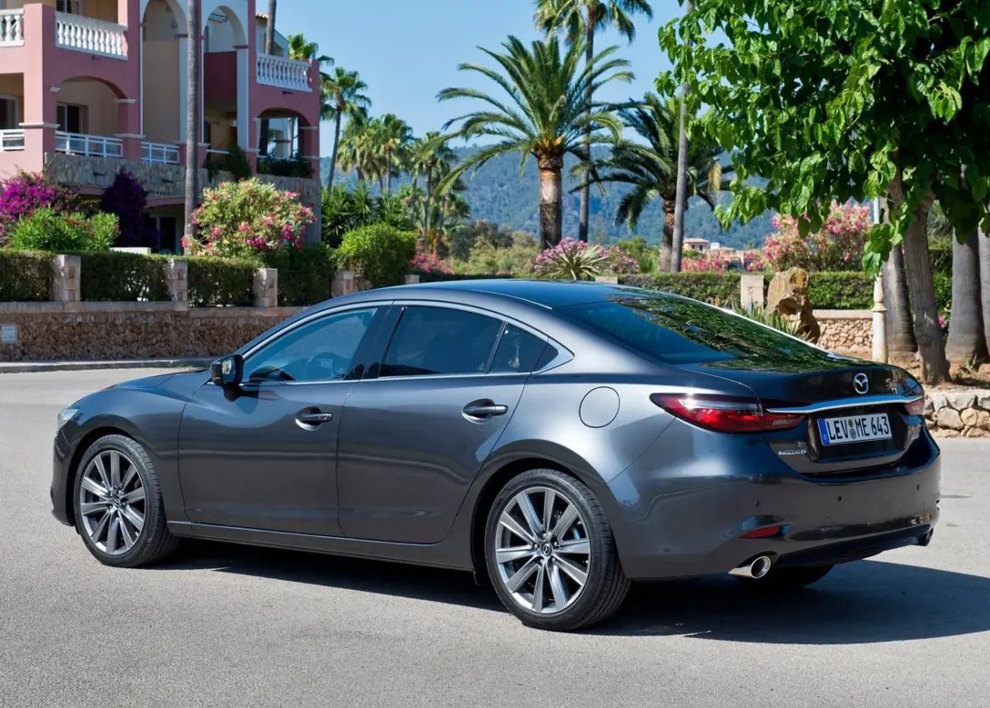 1636578-Mazda-6-2019-05.jpg
