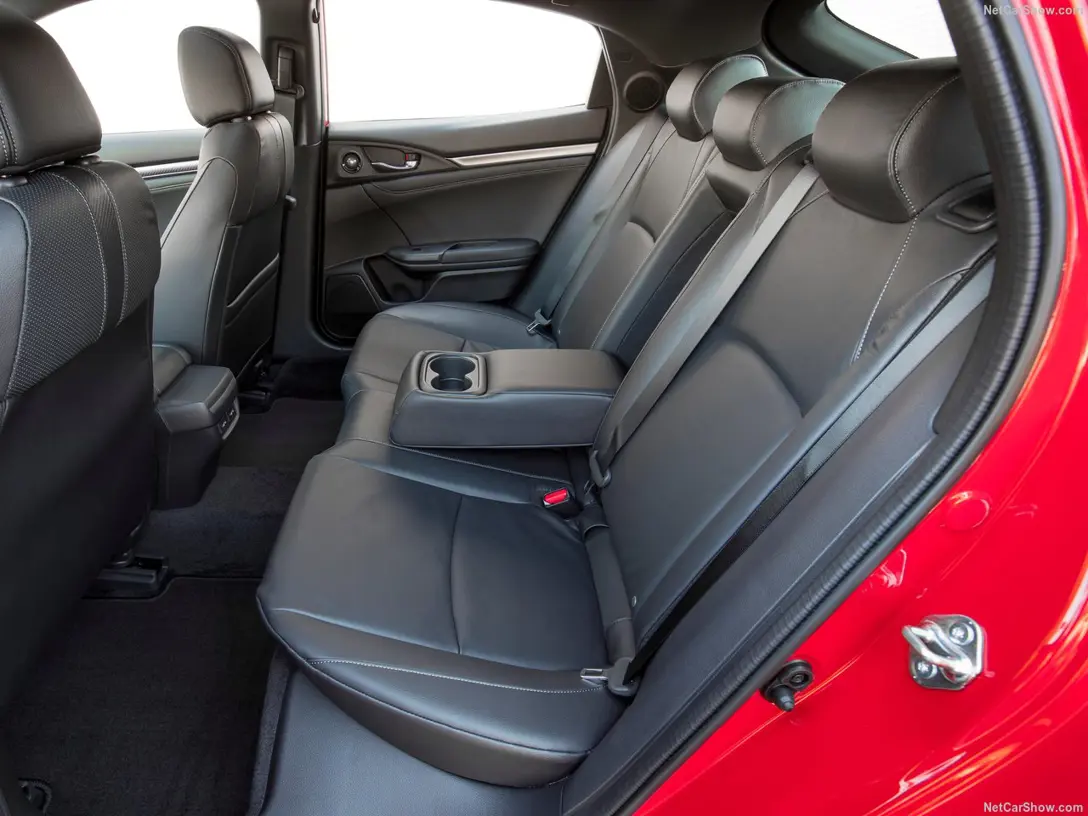 1583591-Honda-Civic_Hatchback 7.jpg
