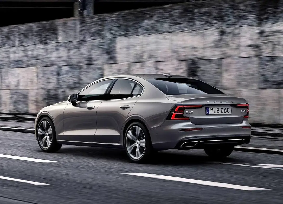 1698119-Volvo-S60-2024-03.jpg