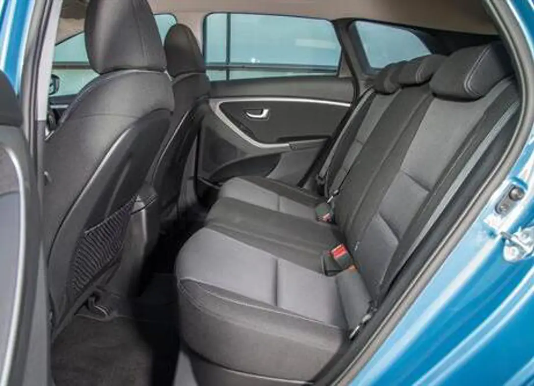 1690666-Hyundai-i30_Wagon-2013-09.jpg