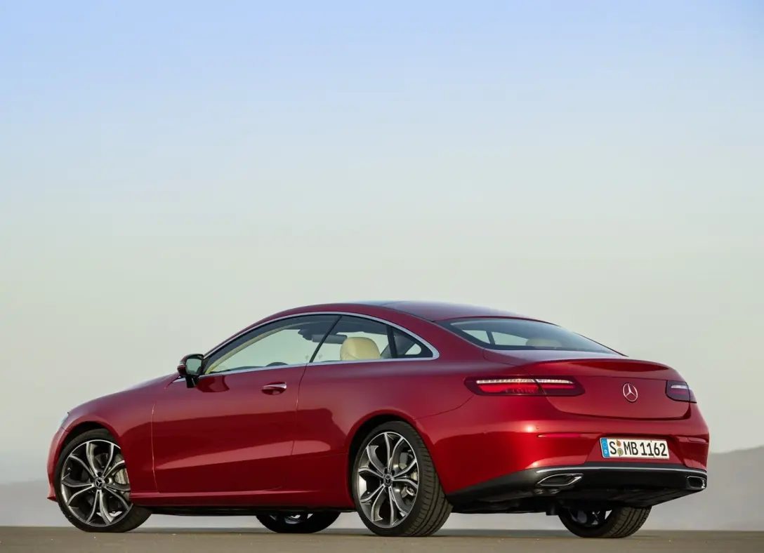 1660528-Mercedes-Benz-E-Class_Coupe-2022-02.jpg