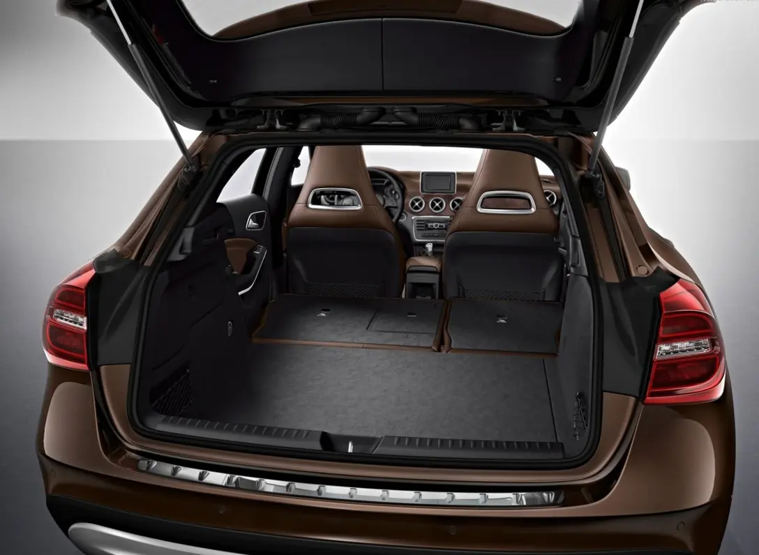 1648789-Mercedes-Benz-GLA-Class-2017-07.jpg