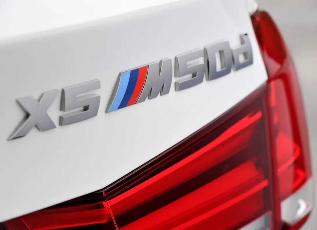 1645933-BMW-X5-2018-12.jpg