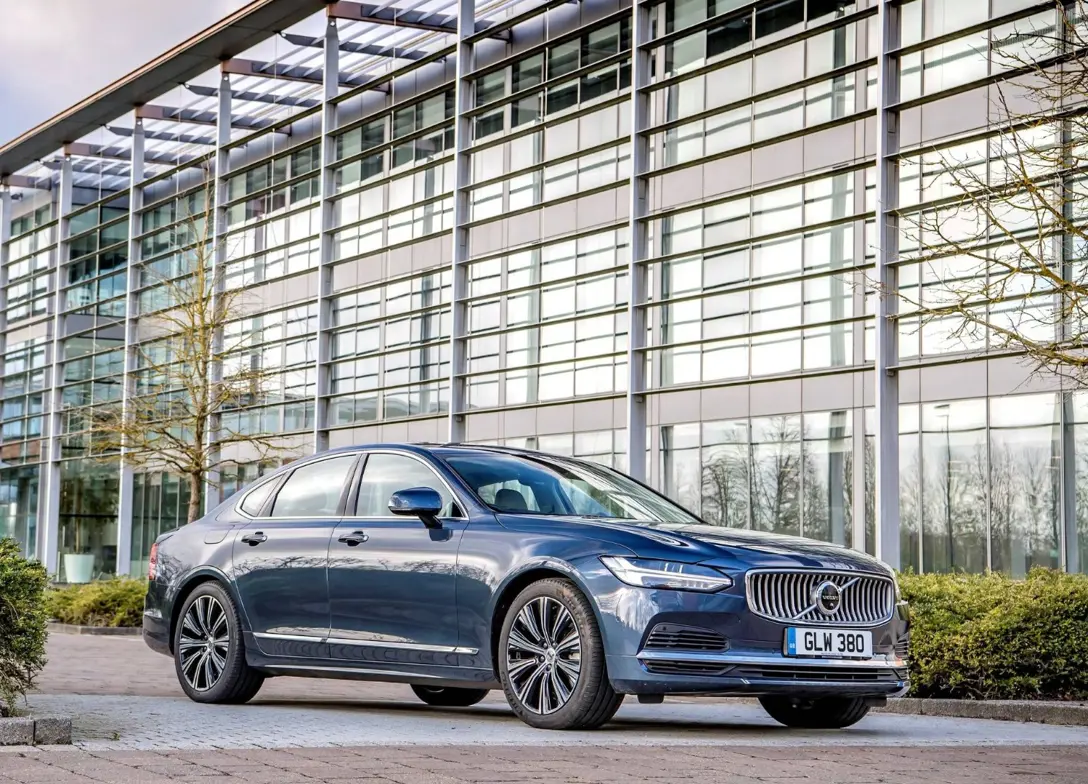1701530-Volvo-S90-2024-01.jpg