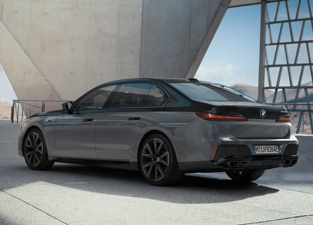 1680349-BMW-7-Series-2023-03.jpg