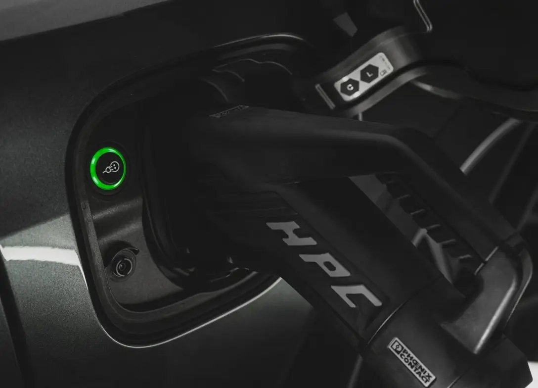 1700001-Audi-e-tron_GT_quattro-2024-16.jpg