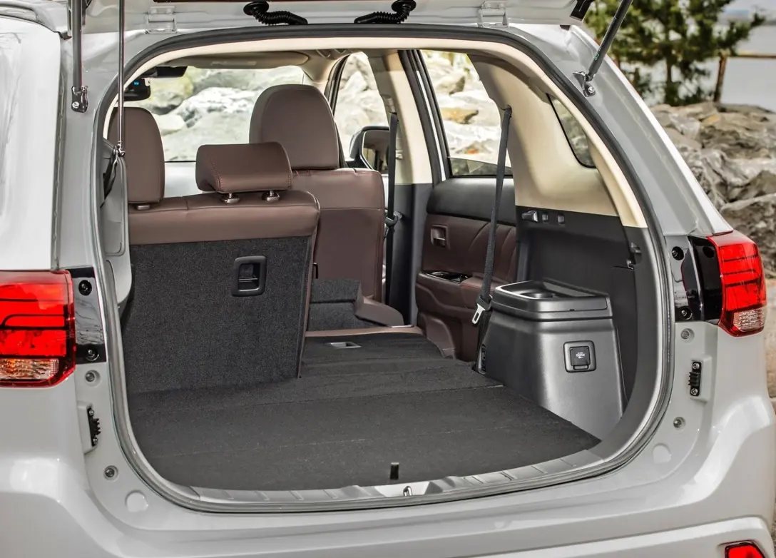 1653323-Mitsubishi-Outlander_PHEV-2021-10.jpg