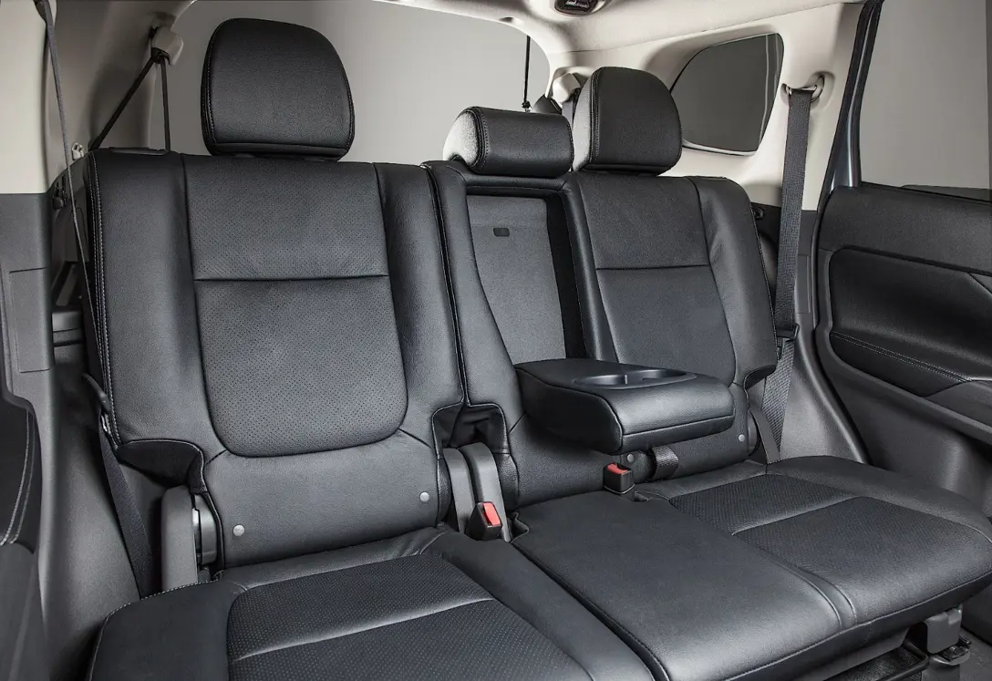 1653510-Mitsubishi-Outlander-2017-06.jpg