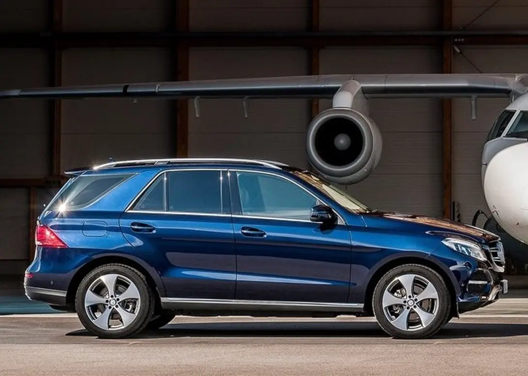 1656083-Mercedes-Benz-GLE-2016-03.jpg