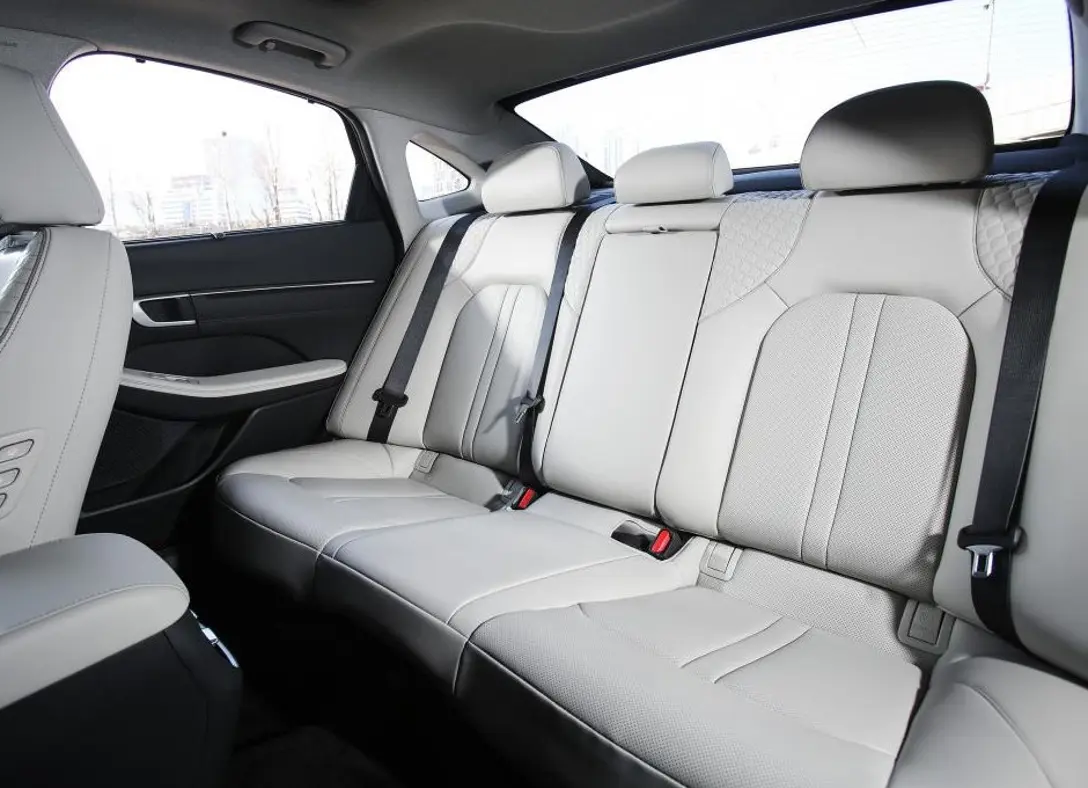 1673249-Hyundai-Sonata-2023-13.jpg