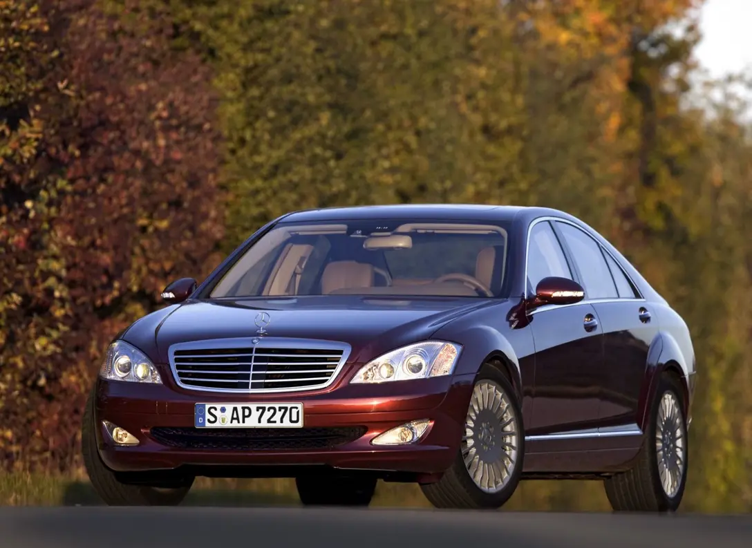 1605340-Mercedes-Benz-S-Class-2005-2015-05.jpg