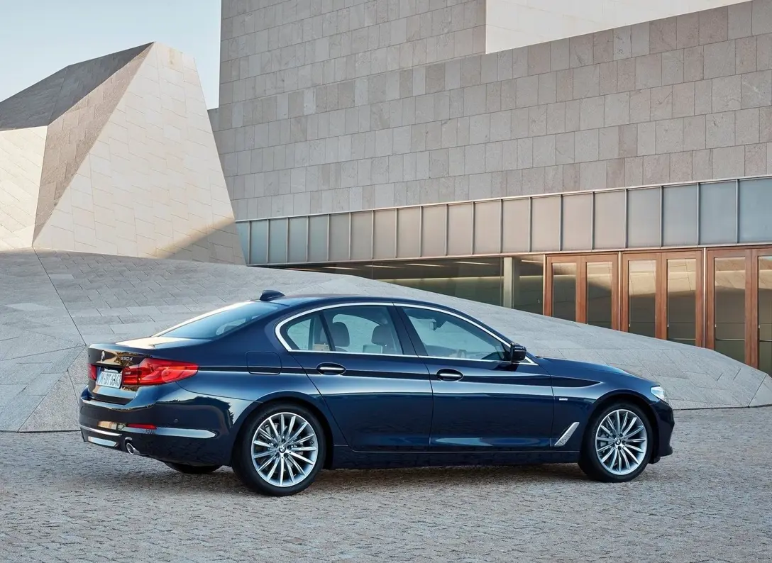 1650147-BMW-5-Series-2019-04.jpg
