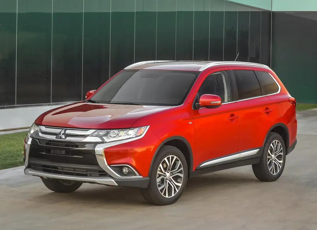 1638637-Mitsubishi-Outlander-2020-02.jpg