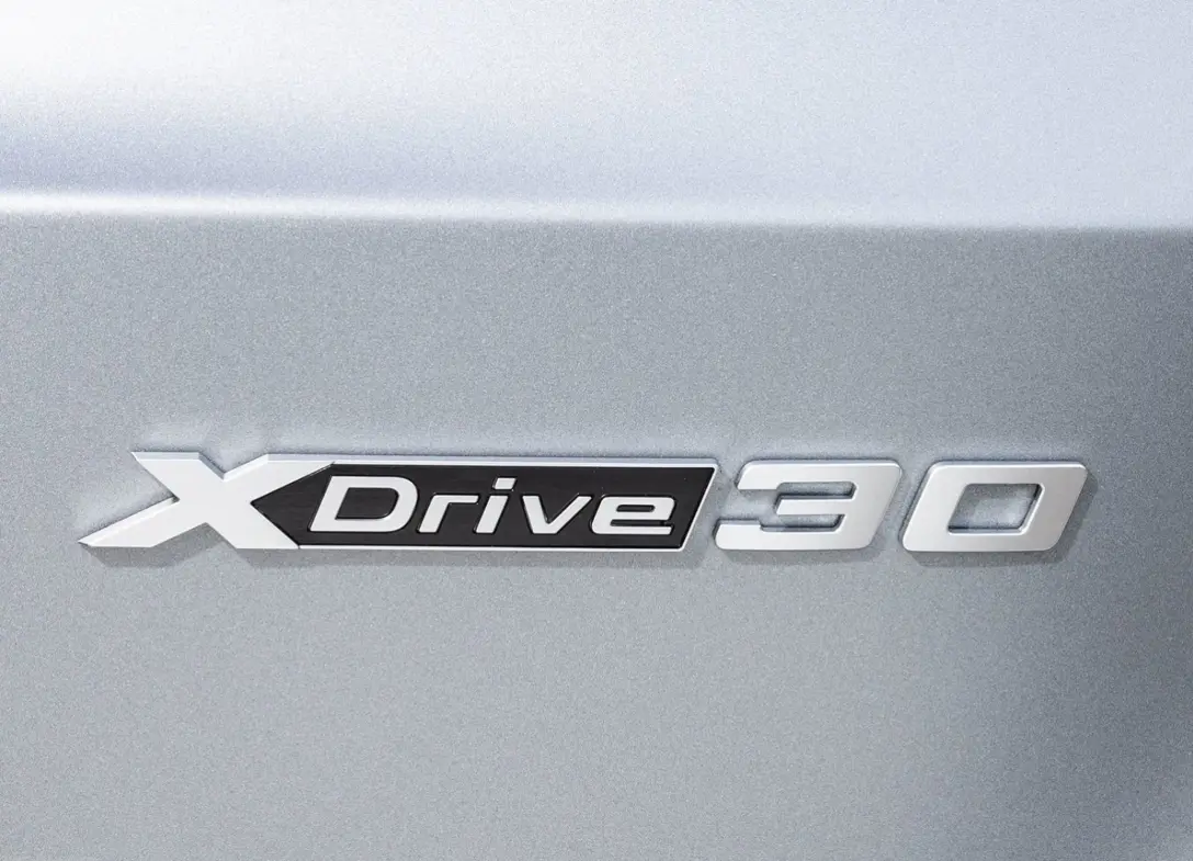 1674398-BMW-iX1-2023-12.jpg