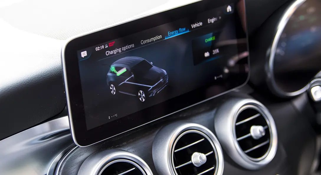 1656573-2021_mercedes-benz_glc_300_e_uk_75_1920x1080.jpg