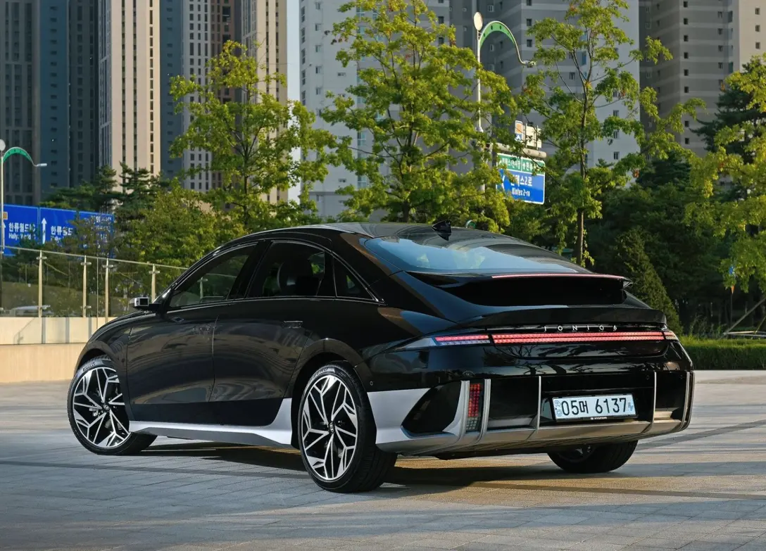 1682078-Hyundai-Ioniq_6-2023-02.jpg