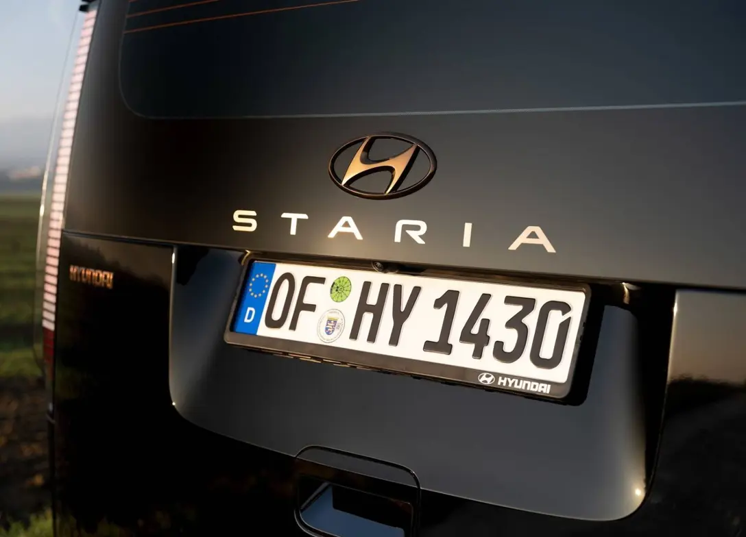 1698598-Hyundai-Staria-2024-13.jpg