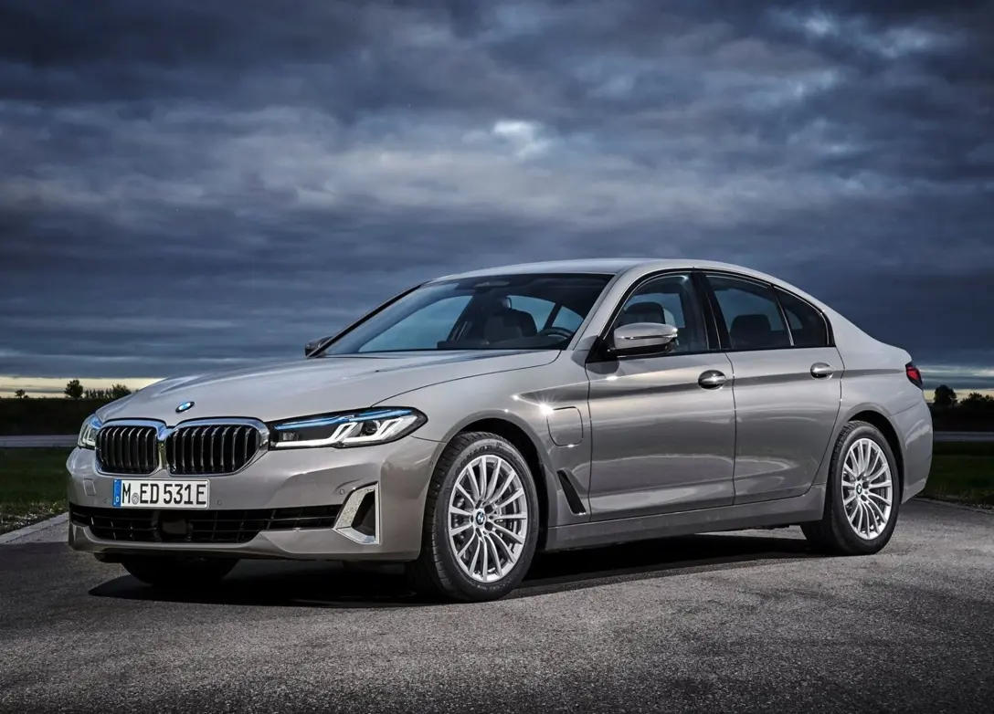 1639567-BMW-5-Series-2021-01.jpg