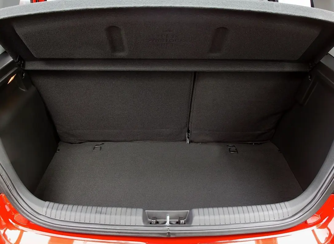 1651332-Hyundai-i20-2012-07.jpg
