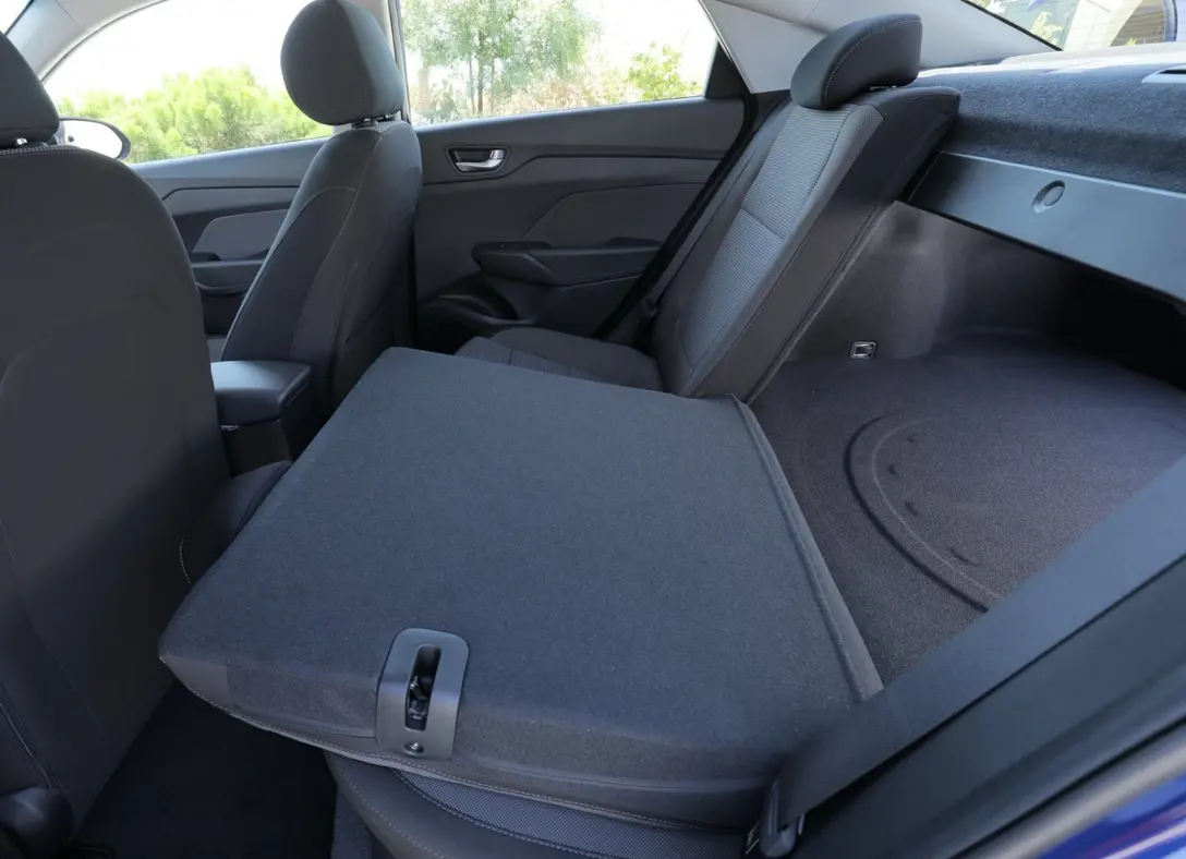 1673264-Hyundai-Accent-2023-07.jpg