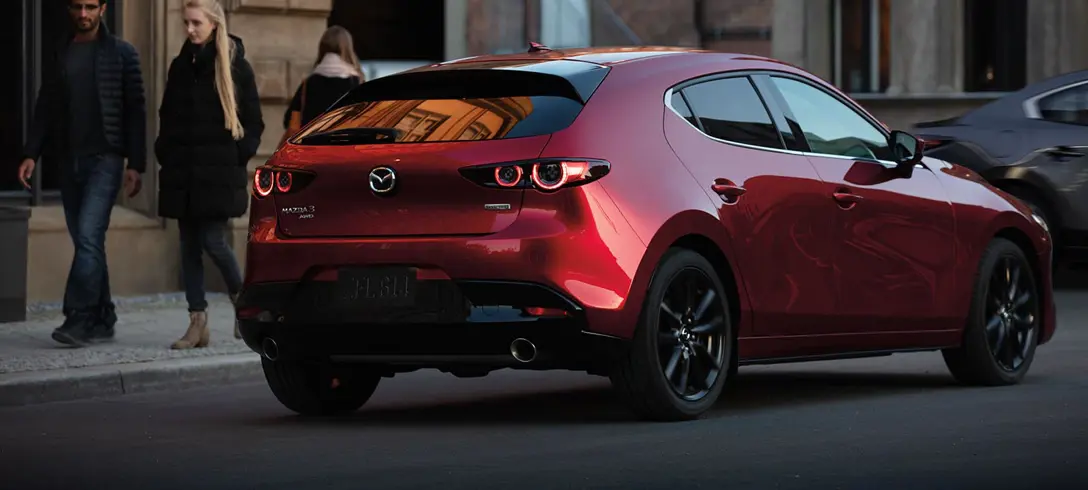 1654651-24844 mazda3 Hatchback Galleries Out 1600x720MY19_Mazda3_Brochure_Exterior_021_R4.jpg