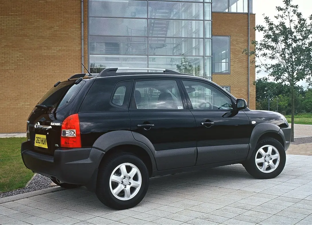 1686311-Hyundai-Tucson-2010-02.jpg