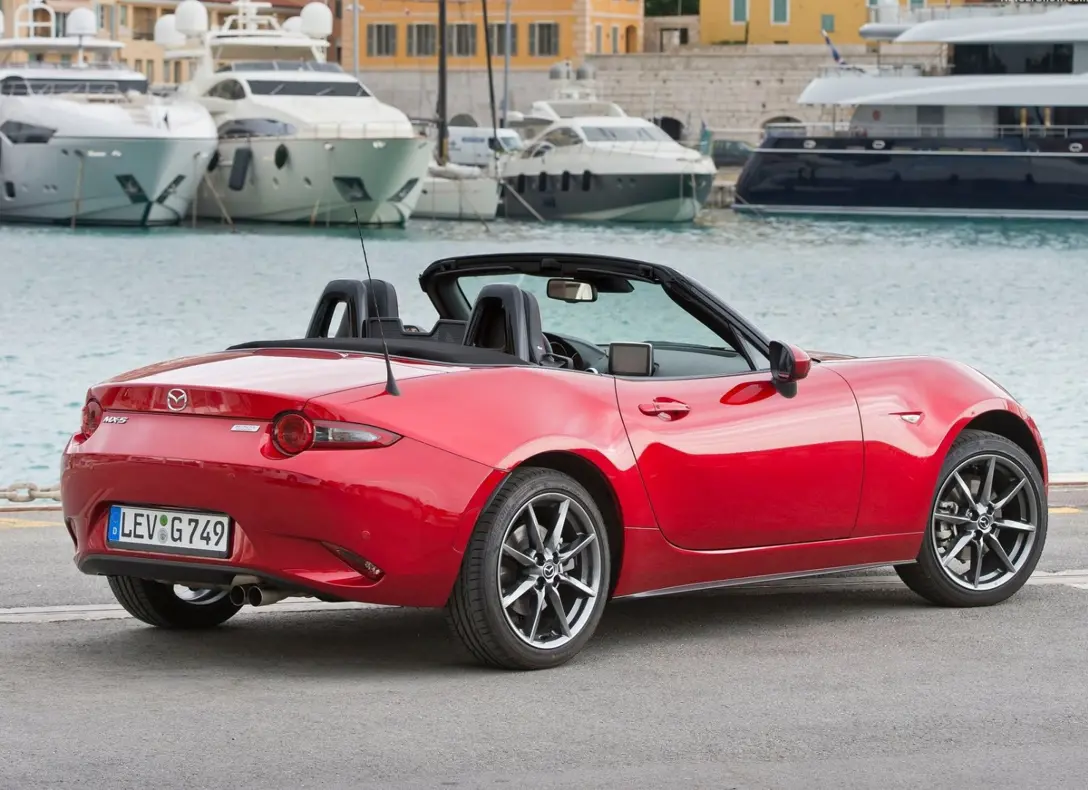 1652480-Mazda-MX-5-2021-03.jpg
