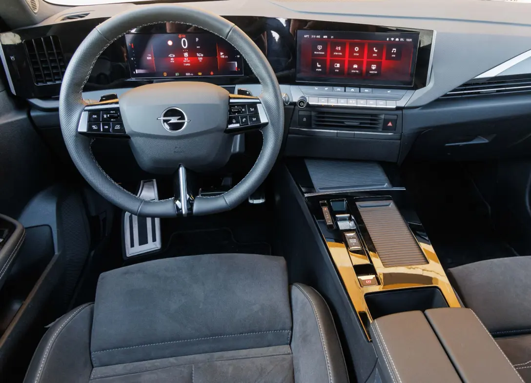 1693656-Opel-Astra-2024-06-RT.jpg