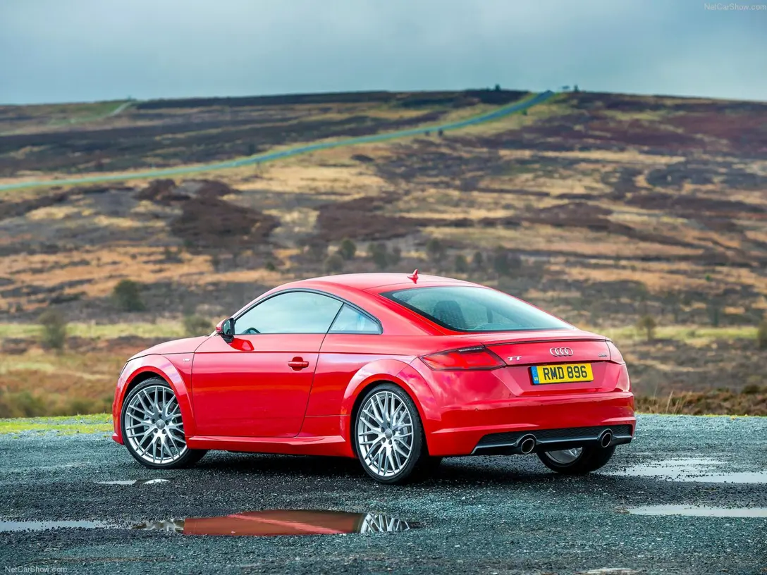 1588636-Audi-TT 2.jpg